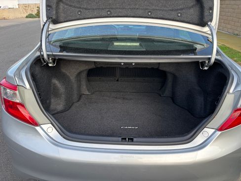 Used 2012 Toyota Camry SE image 11