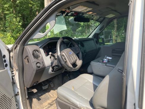 Used 2011 Ford F250 XL image 6