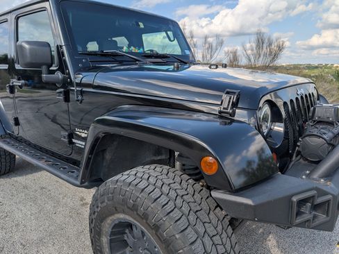 Used 2009 Jeep Wrangler Unlimited Sahara AWD/4WD image 12