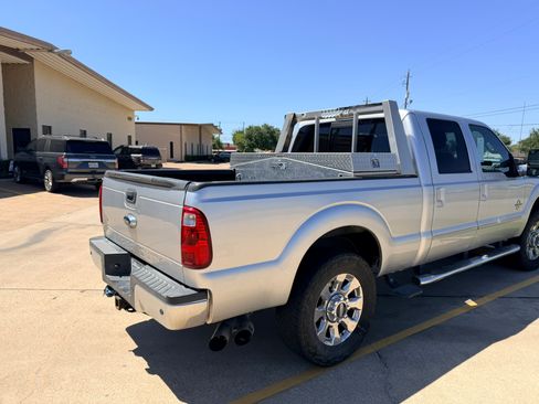 Used 2016 Ford F250 Lariat w/ Lariat Ultimate Package AWD/4WD image 4