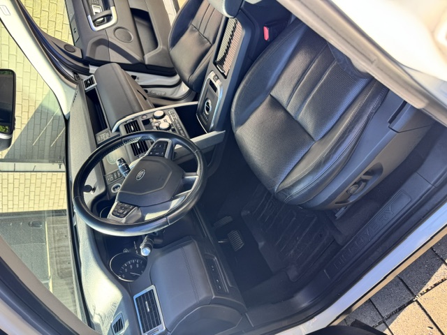 Used 2016 Land Rover Discovery Sport HSE AWD/4WD image 11