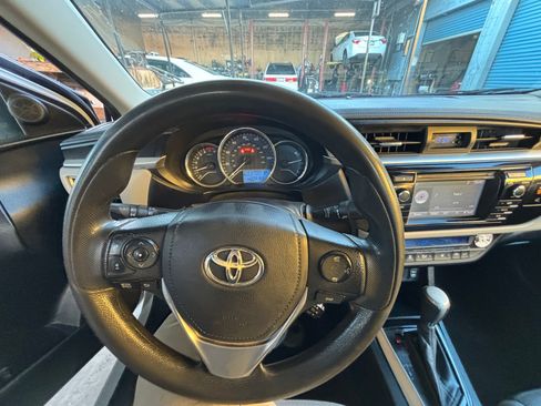 Used 2014 Toyota Corolla LE image 14