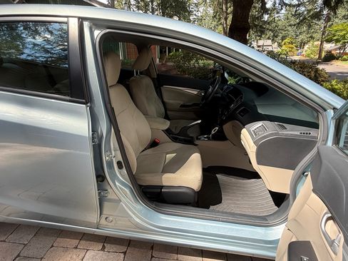 Used 2013 Honda Civic Hybrid Sedan image 17