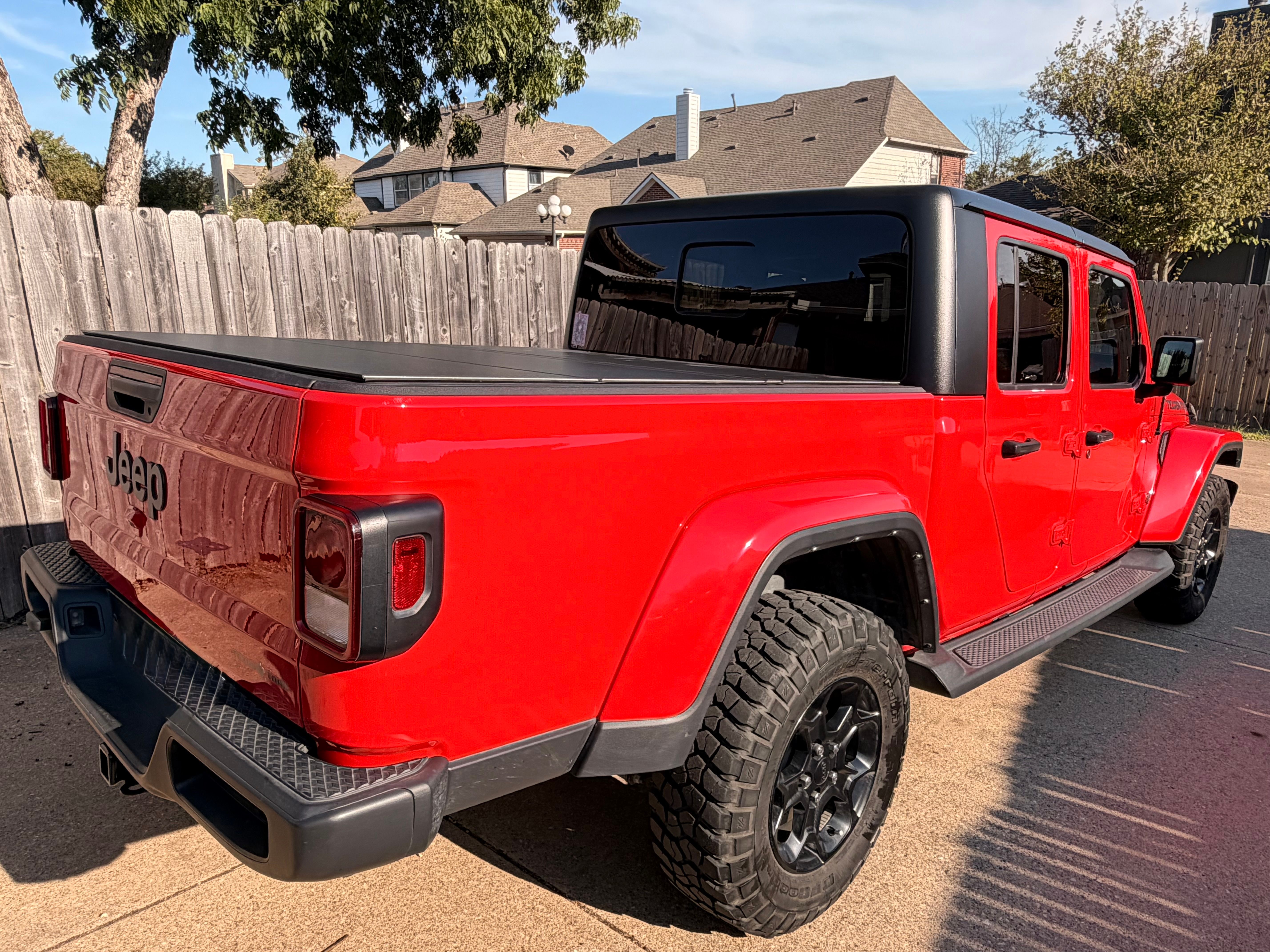 Used 2023 Jeep Gladiator Sport AWD/4WD image 1