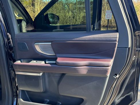 Used 2025 Ford Expedition Max Platinum w/ Platinum Ultimate Package image 26