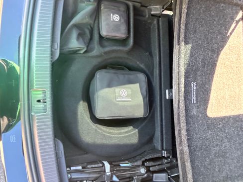 Used 2024 Volkswagen Atlas SE w/ Panoramic Sunroof Package FWD image 19