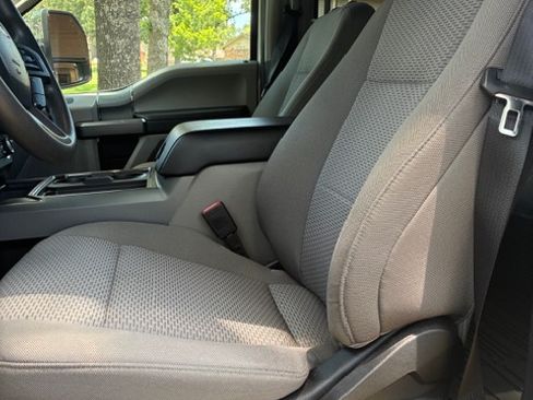 Used 2021 Ford F250 XLT w/ XLT Premium Package AWD/4WD image 5