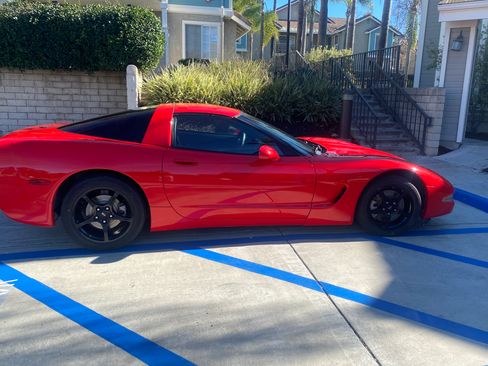 Used 2004 Chevrolet Corvette Coupe w/ Preferred Equipment Group image 1