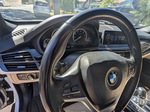 Used 2017 BMW X5 xDrive40e image 11