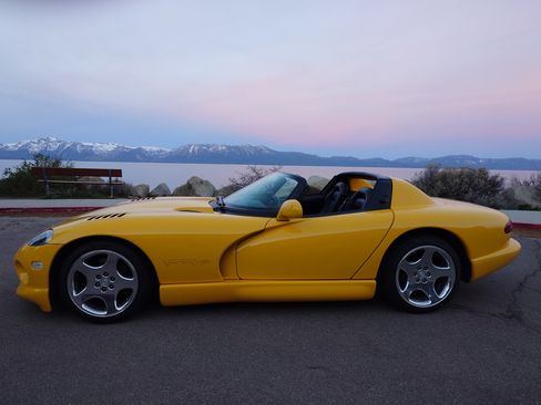 Used 2001 Dodge Viper RT/10 RWD image 2