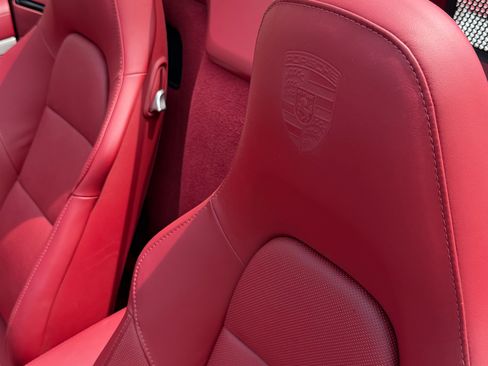 Used 2022 Porsche 718 Boxster RWD image 12