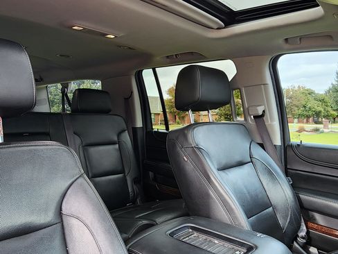 Used 2017 GMC Yukon XL SLT image 15