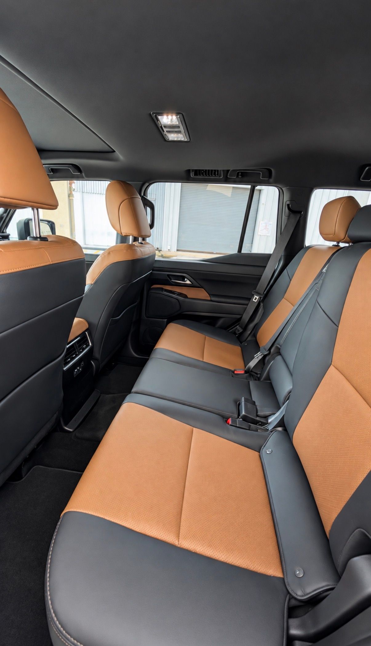 Used 2026 Lexus GX 550 w/ Cold Area Package AWD/4WD image 7