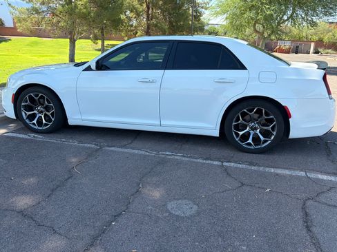 Used 2016 Chrysler 300 S RWD image 1