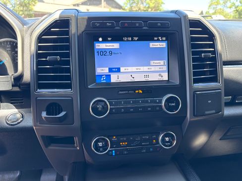 Used 2019 Ford Expedition XLT w/ Equipment Group 202A AWD/4WD image 25