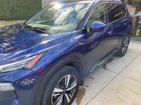 Used 2023 Nissan Rogue SL w/ SL Premium Package image 6