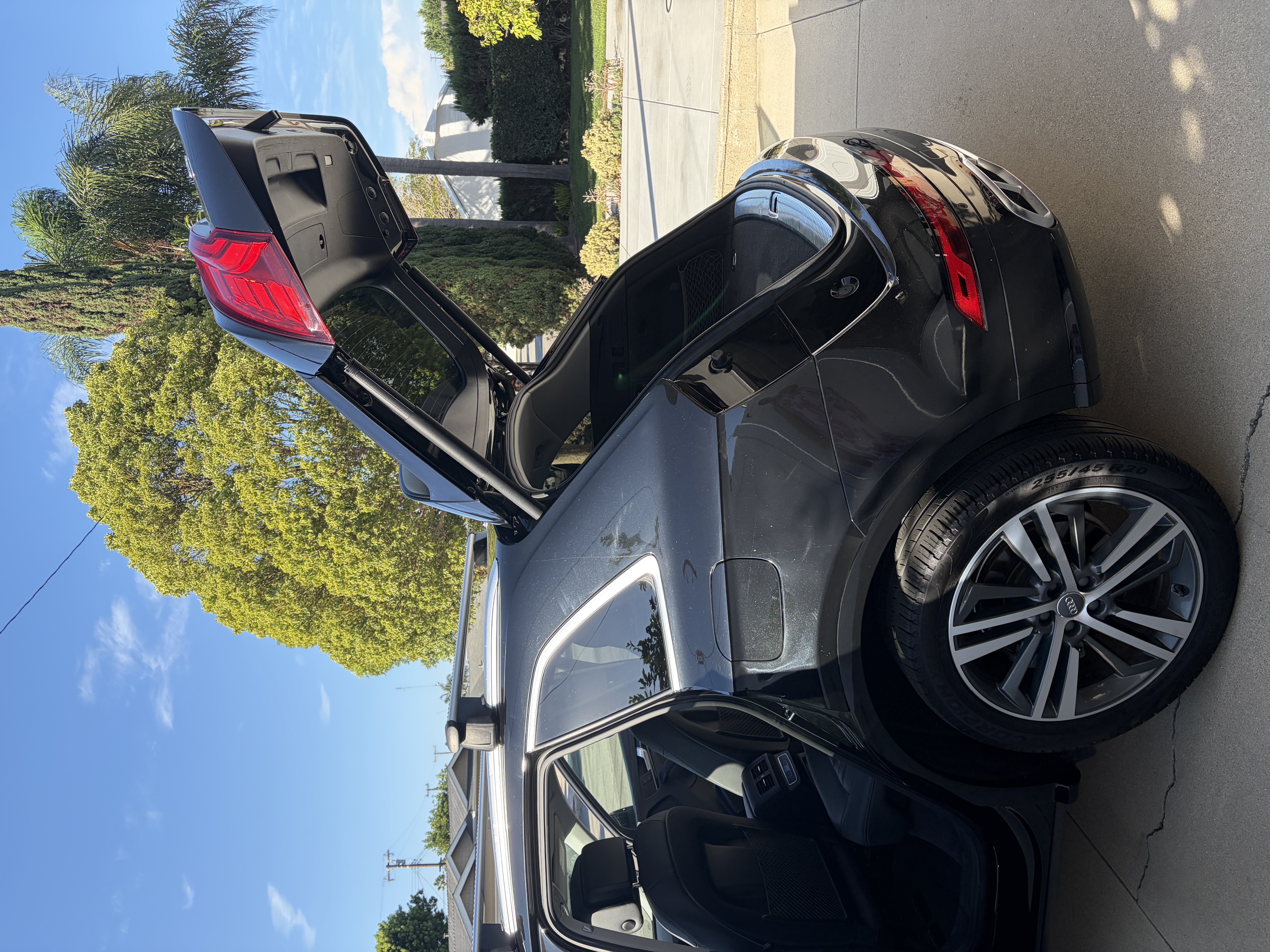 Used 2020 Audi Q5 e Premium Plus w/ Premium Plus Package AWD/4WD image 8