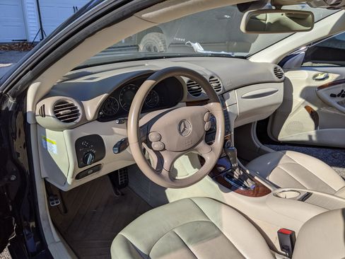 Used 2007 Mercedes-Benz CLK 350 Coupe image 13