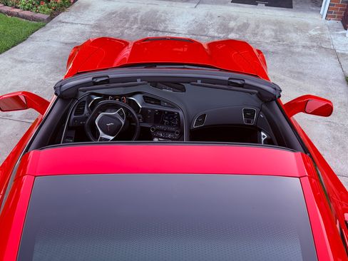 Used 2015 Chevrolet Corvette Z06 w/ 2LZ Preferred Equipment Group RWD image 4