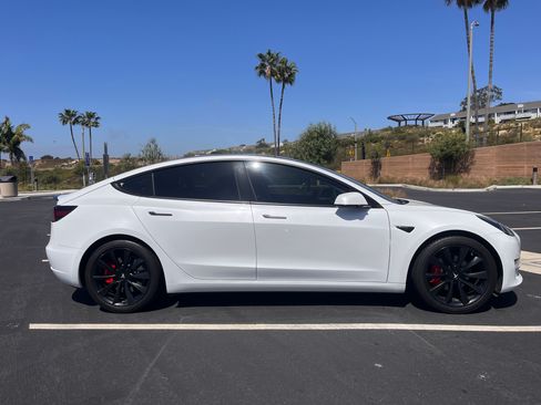 Used 2018 Tesla Model 3 Long Range image 10