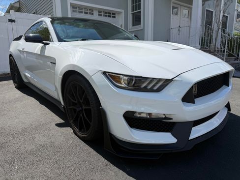 Used 2019 Ford Mustang Shelby GT350 w/ Technology Package image 4