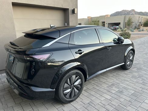 Used 2023 Nissan Ariya FWD image 2