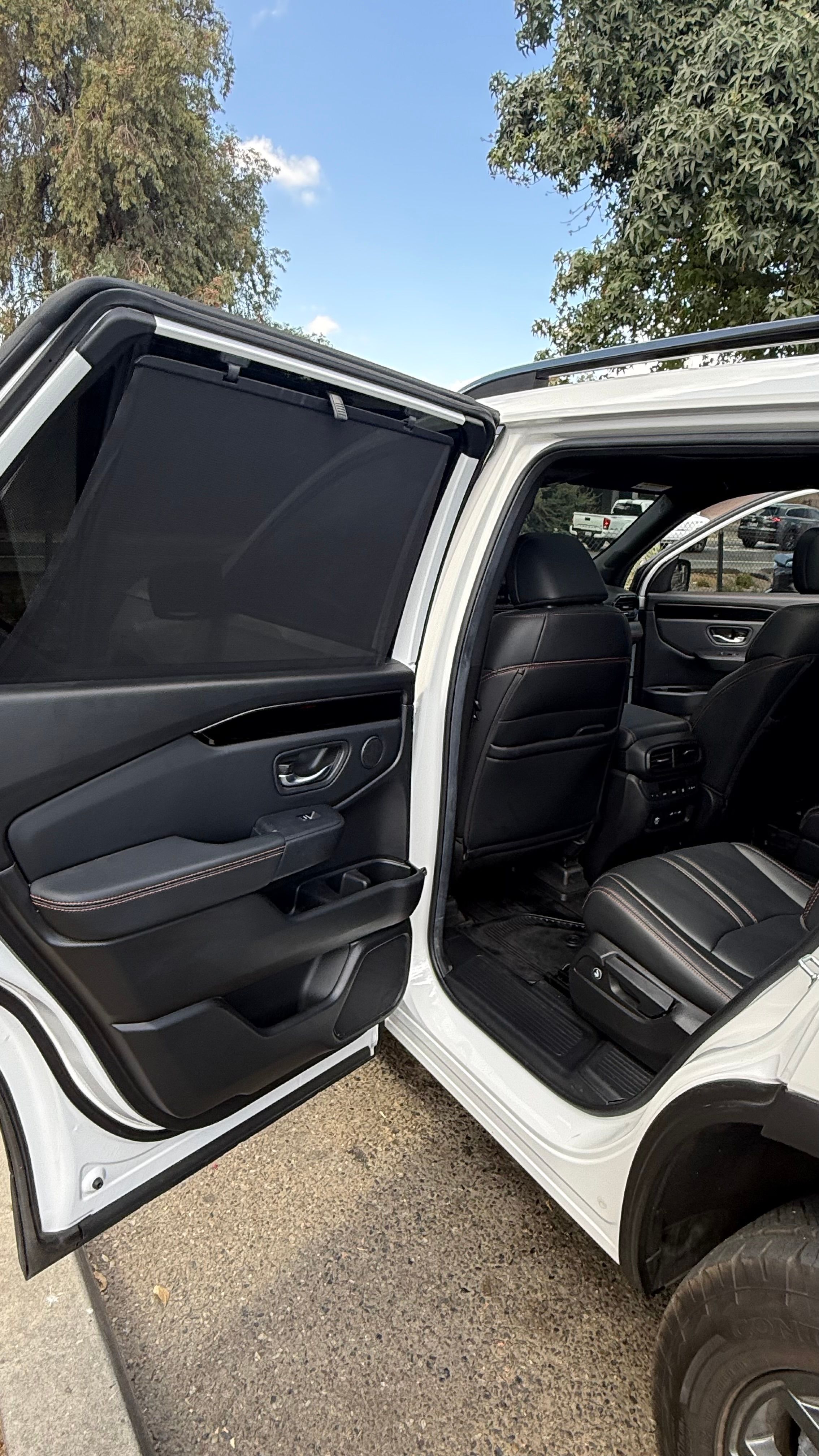 Used 2025 Honda Pilot TrailSport image 15