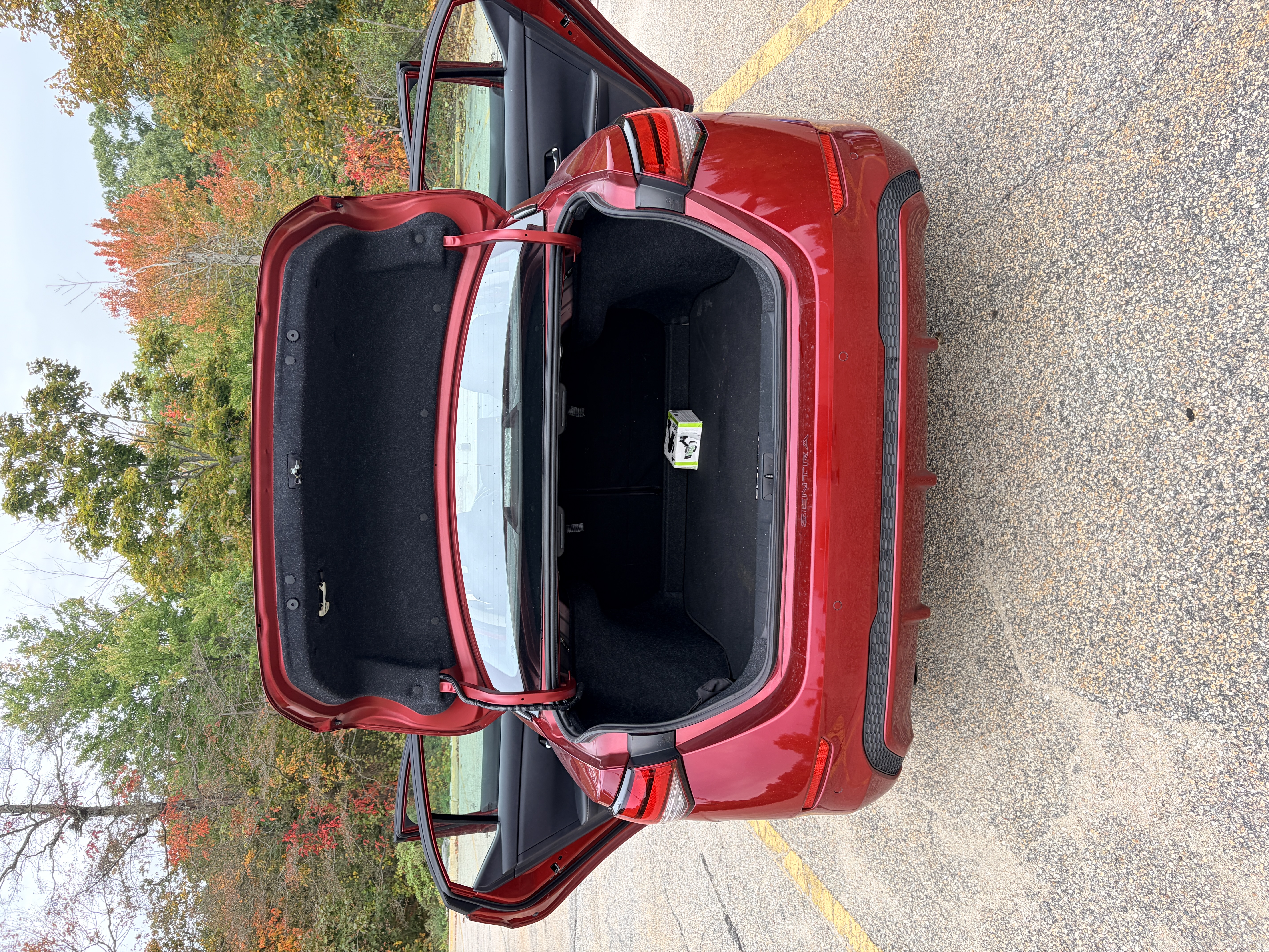 Used 2022 Nissan Sentra SV w/ Trunk Package FWD image 9