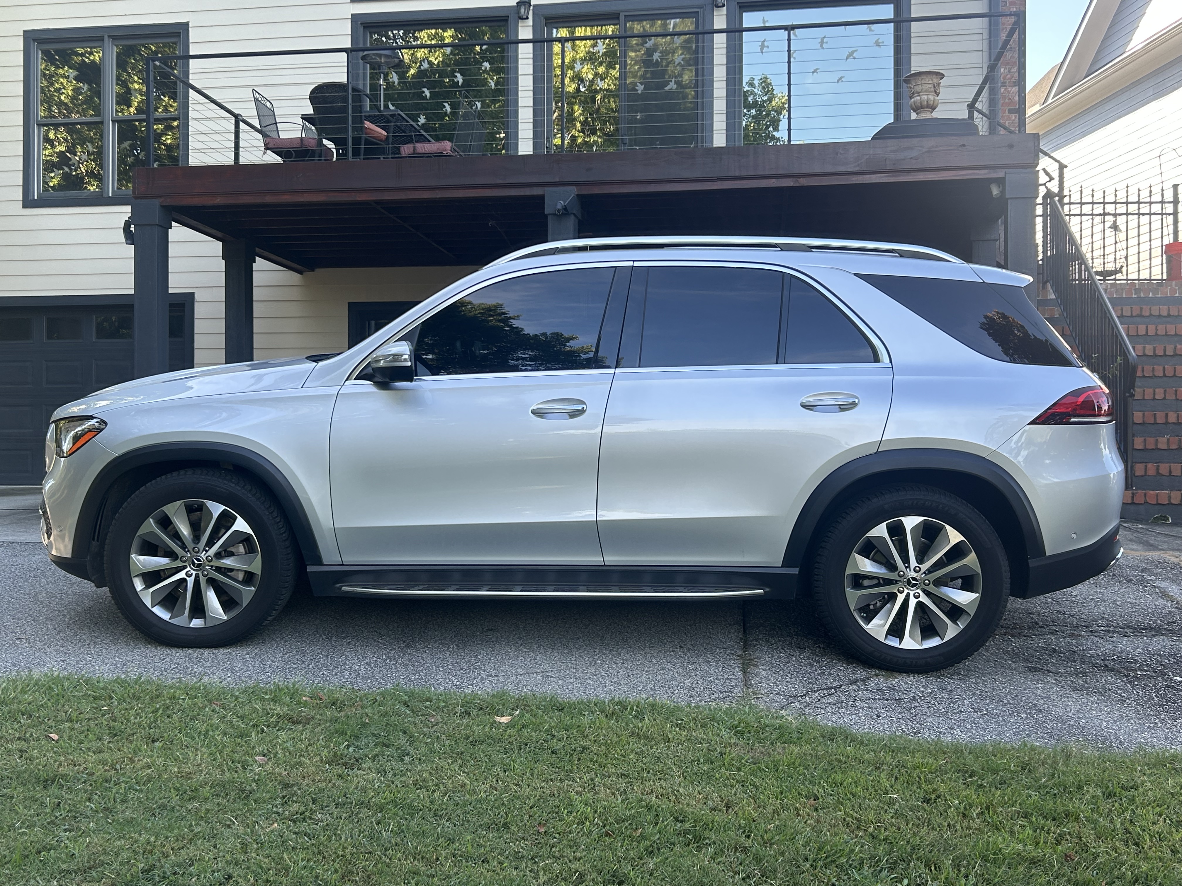 Used 2020 Mercedes-Benz GLE 350 4MATIC image 2