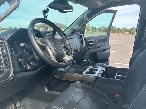 Used 2017 GMC Sierra 3500 Denali w/ Duramax Plus Package image 10