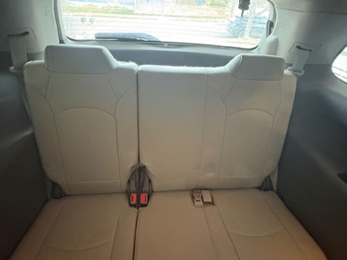 Used 2015 GMC Acadia SLT w/ Technology Package image 20