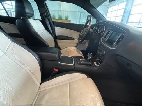 Used 2017 Dodge Charger SXT w/ Plus Group image 14