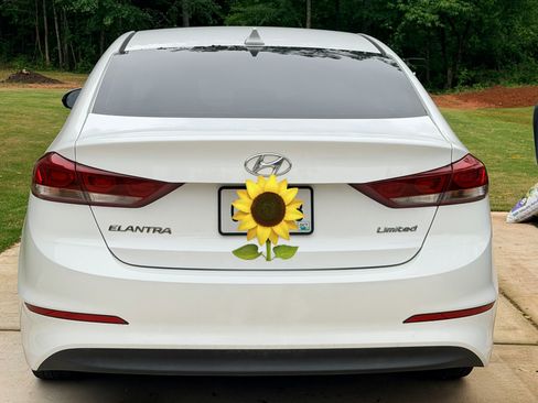 Used 2017 Hyundai Elantra Limited w/ Limited Ultimate Package 05 FWD image 1