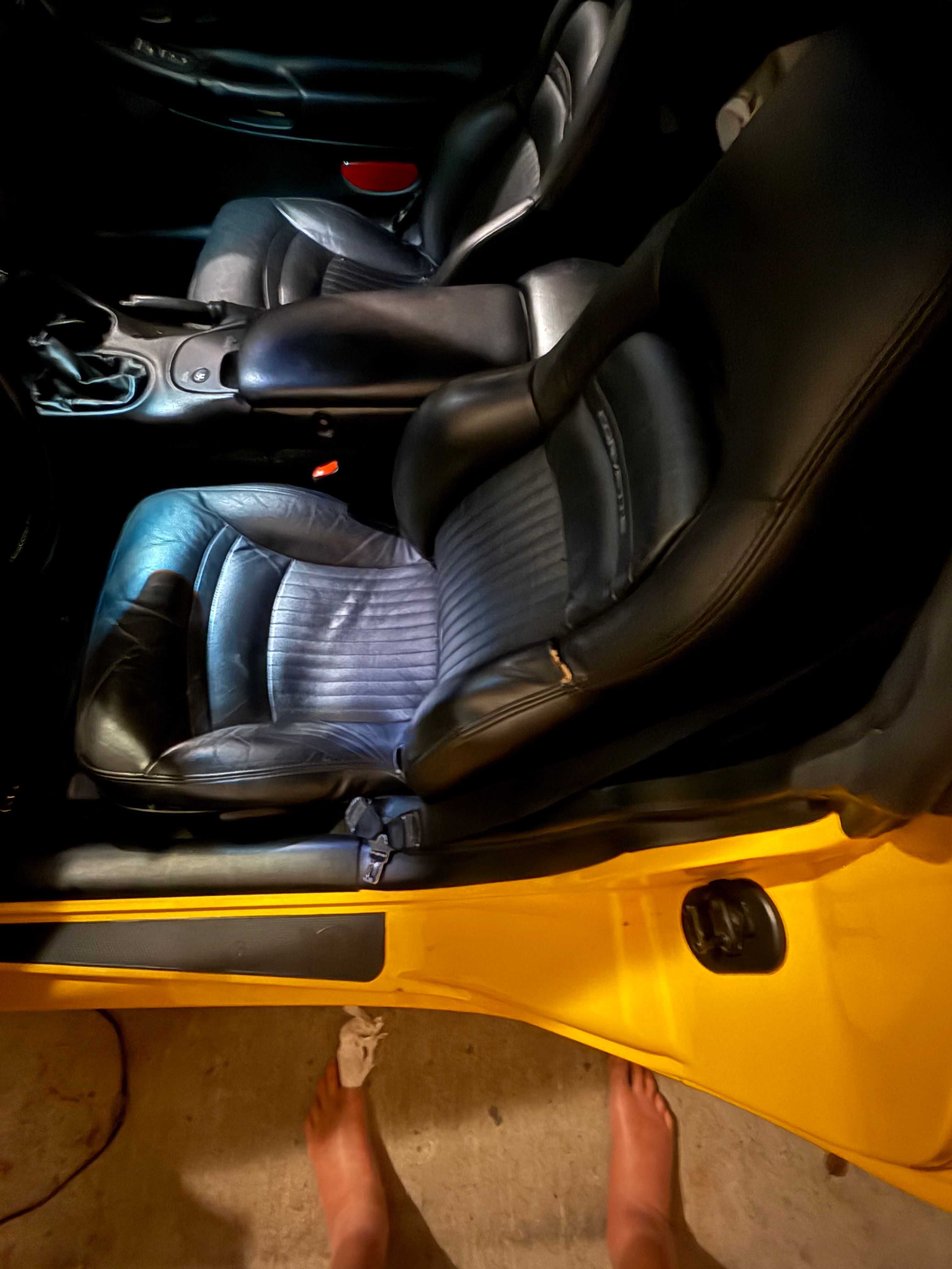 Used 2003 Chevrolet Corvette Coupe w/ Preferred Equipment Group RWD image 6