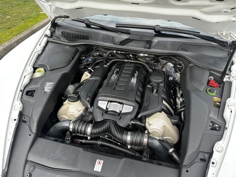 Used 2013 Porsche Cayenne Turbo w/ Sportdesign Pkg w/Side Skirts image 55