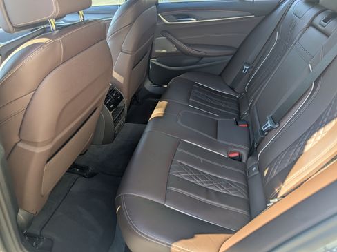 Used 2021 BMW M550i xDrive w/ Premium Package image 13