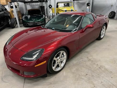 Used 2006 Chevrolet Corvette Coupe w/ Preferred Equipment Group image 2