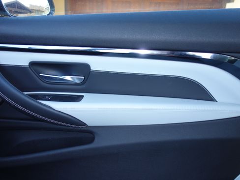 Used 2018 BMW M4 Convertible 2D w/ Competition Package image 22