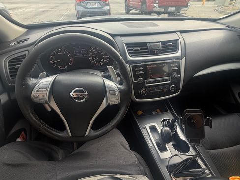 Used 2016 Nissan Altima 2.5 SR FWD image 5