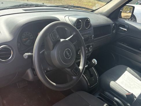 Used 2017 Jeep Patriot Sport w/ Power Value Group image 8