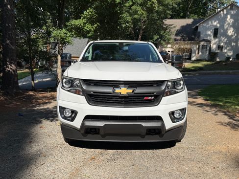 Used 2020 Chevrolet Colorado Z71 AWD/4WD image 5