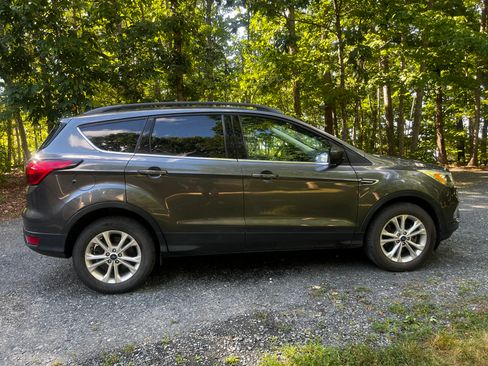 Used 2019 Ford Escape SEL AWD/4WD image 5