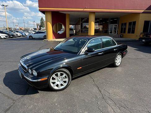 Used 2004 Jaguar XJ8 RWD image 8