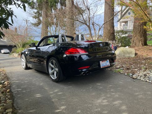 Used 2009 BMW Z4 sDrive30i RWD image 12