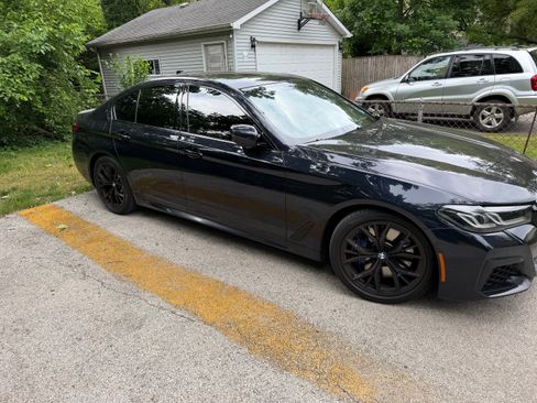 Used 2021 BMW M550i xDrive w/ Executive Package AWD/4WD image 4
