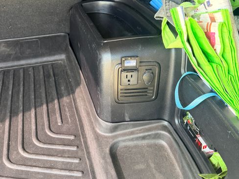 Used 2019 Toyota 4Runner SR5 AWD/4WD image 15