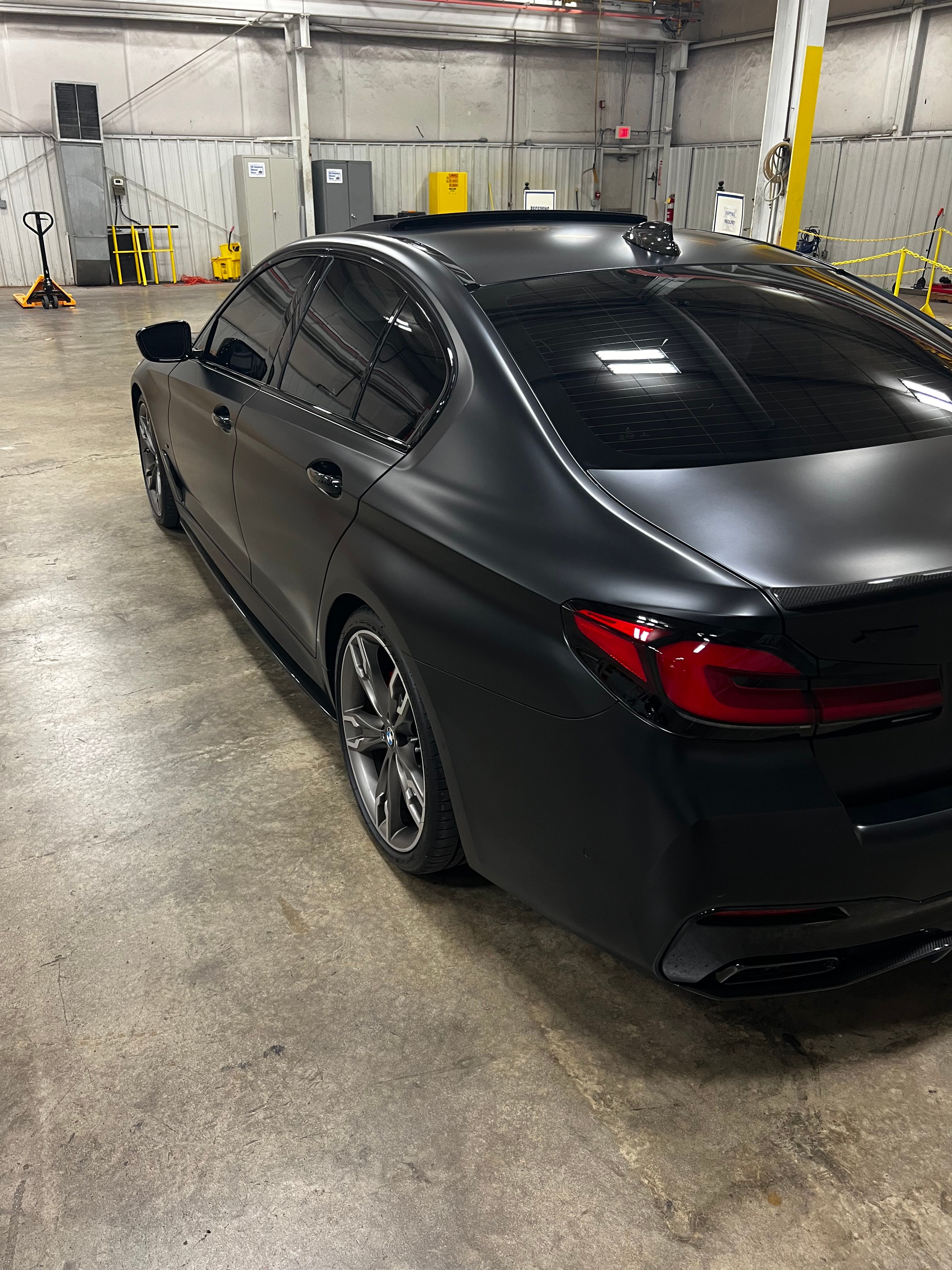 Used 2023 BMW M550i xDrive w/ Dynamic Handling Package AWD/4WD image 27