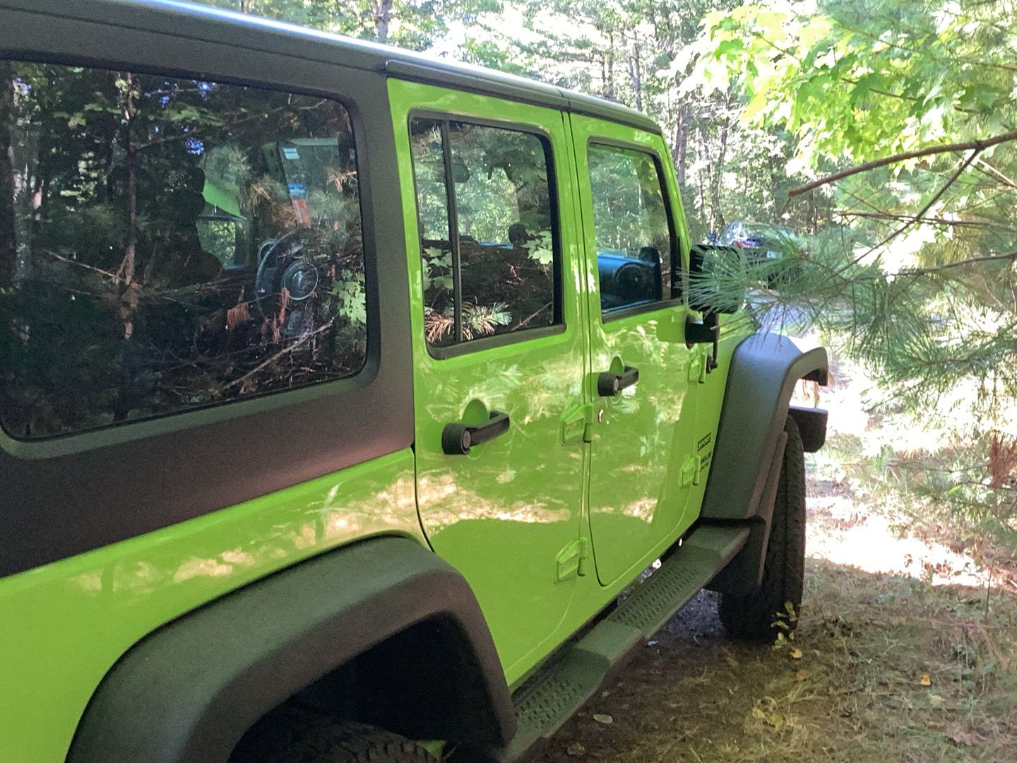Used 2012 Jeep Wrangler Unlimited Sport w/ Connectivity Group AWD/4WD image 5