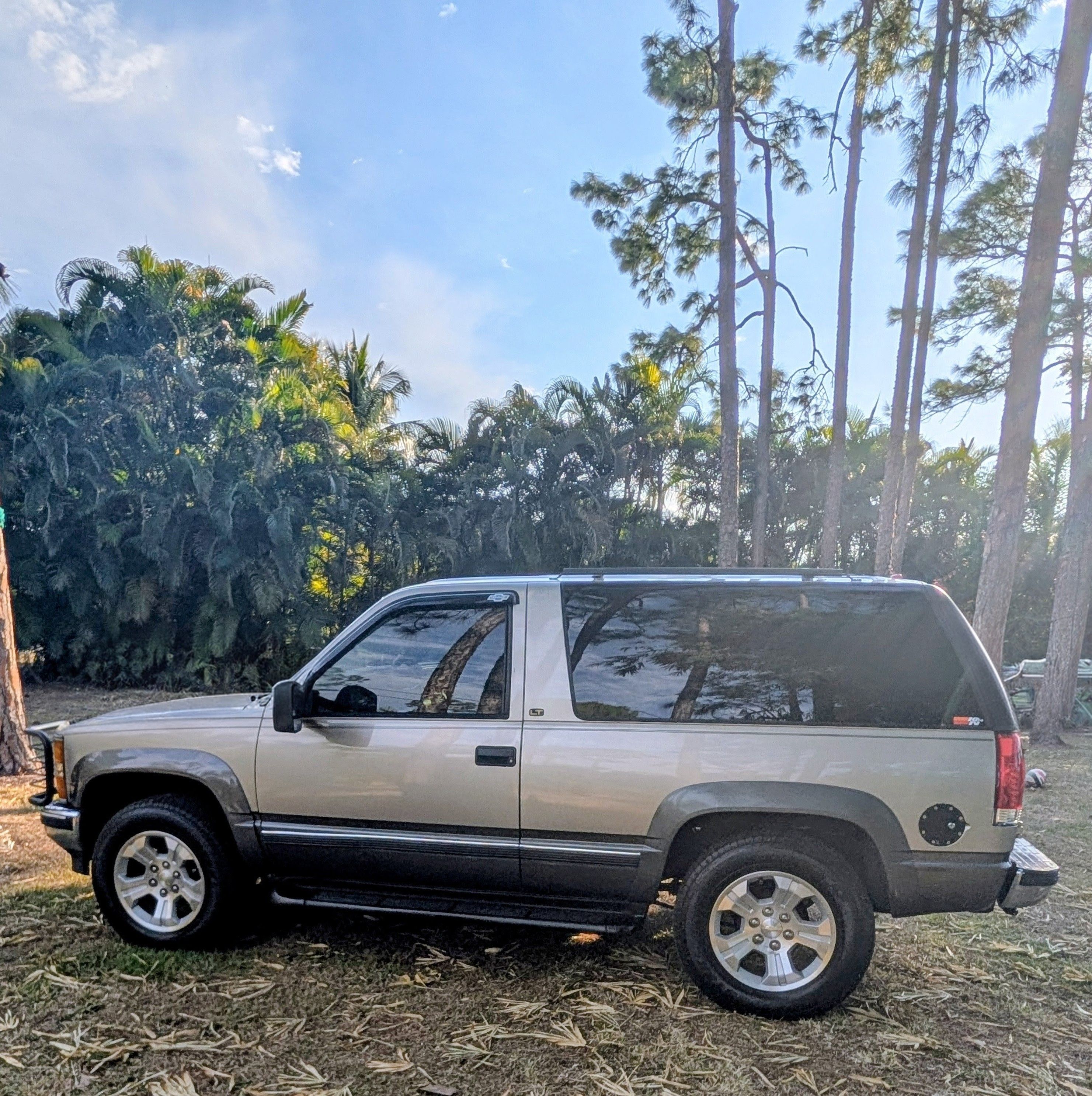 Used 1999 Chevrolet Tahoe 4WD 2-Door w/ Preferred Equipment Group image 30