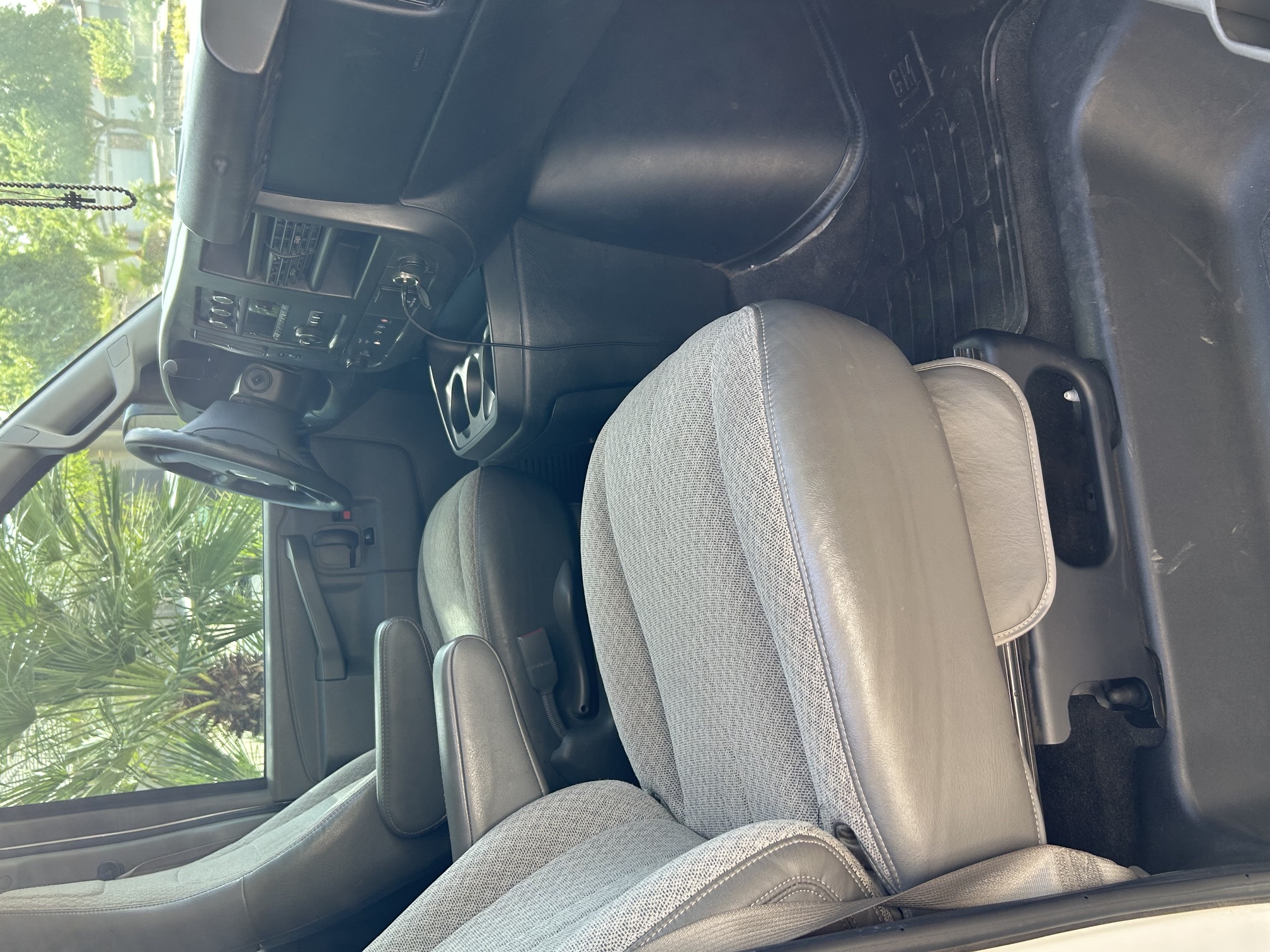 Used 2016 Chevrolet Express 3500 LT w/ LT Preferred Equipment Group RWD image 5